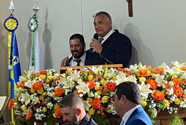 João da Tapera e o vice Alessandro Gango são empossados em Sarutaiá